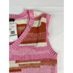Jessica Simpson Women's 1X Pink Orange White Stripe V-Neck Sleeveless Knit Vest‎